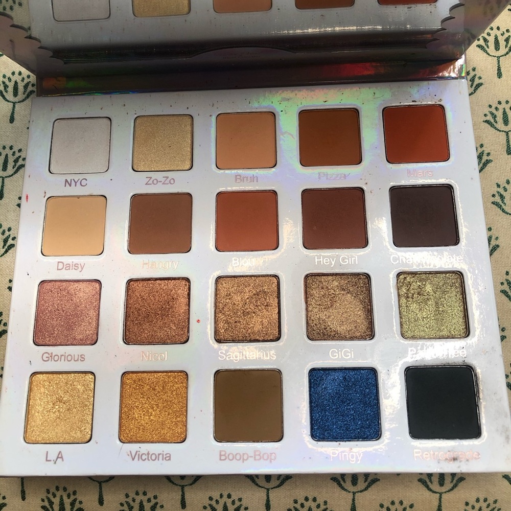 Violet Voss Pro Eyeshadow - Picture 3 of 4